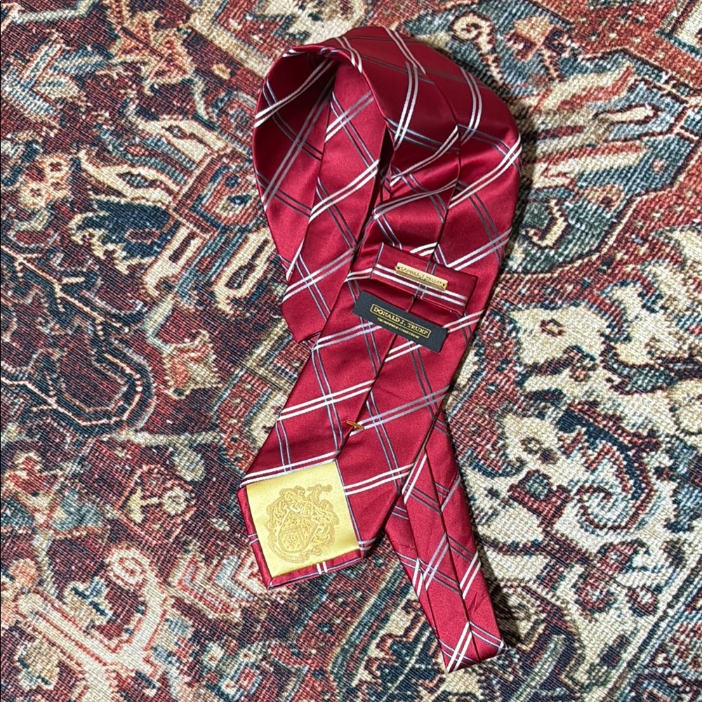 Donald Trump Elegant Red‎ Plaid Tie